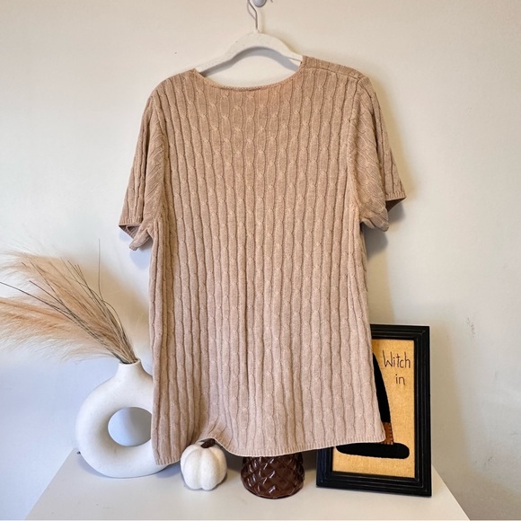 Tan Cableknit Short Sleeve Sweater - Picture 2 of 3